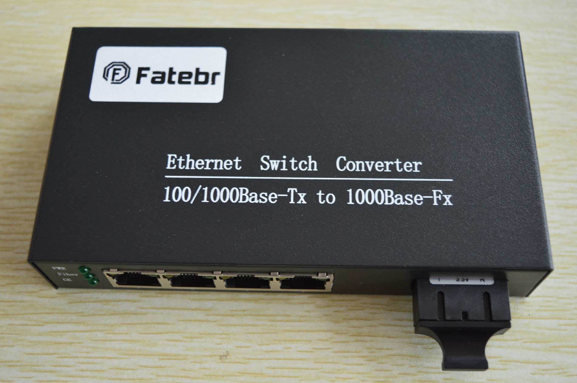 1000M1光4电收发器  4路海康高清光端机 4路IP光端机 百万高清网络收发器
