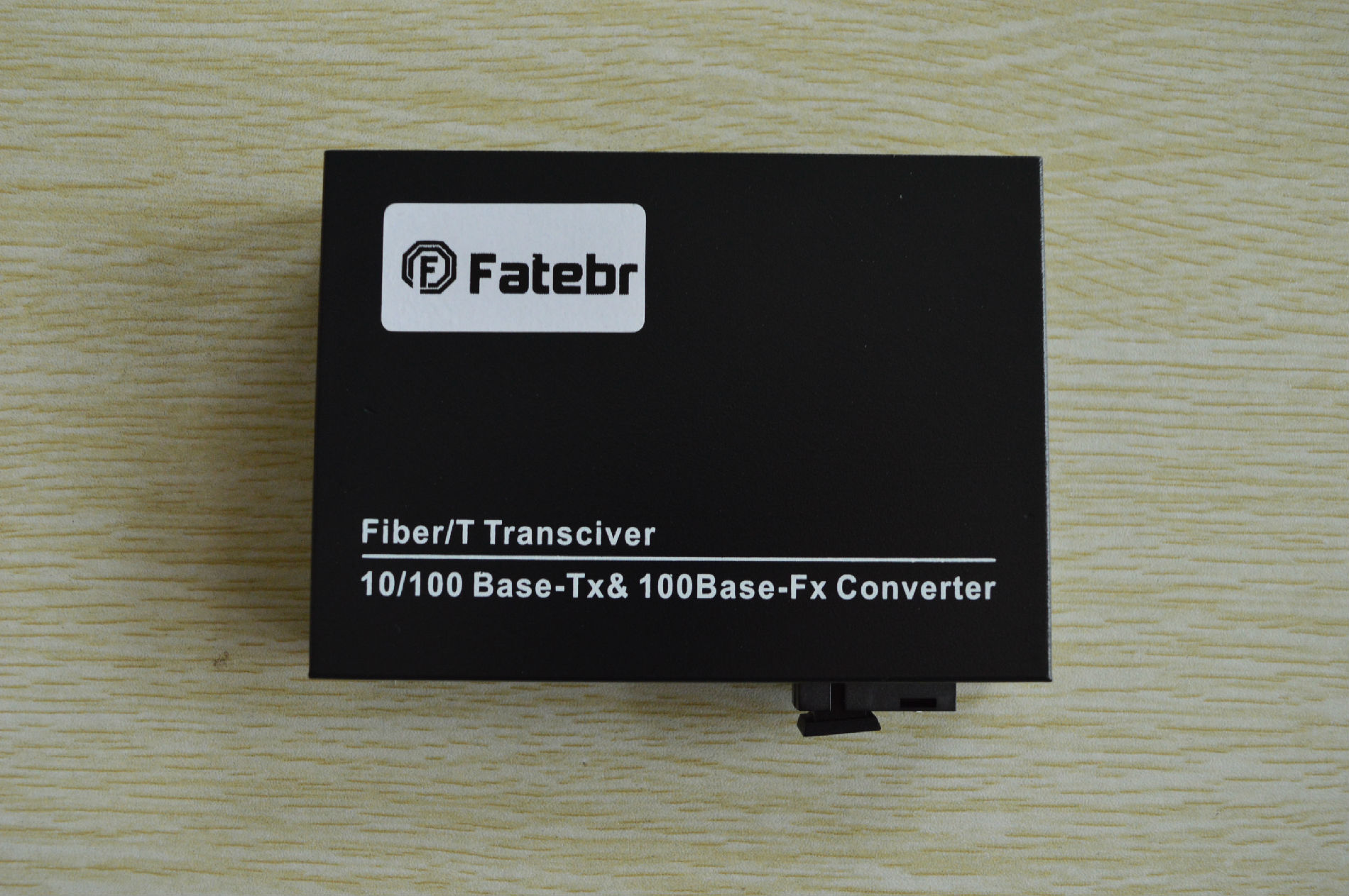 100M1光4电收发器 4路海康高清光端机 4路IP光端机  百万高清网络收发器