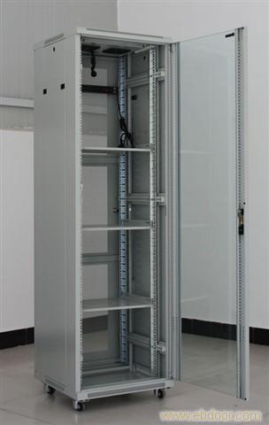 LT-C6824座地网络机柜