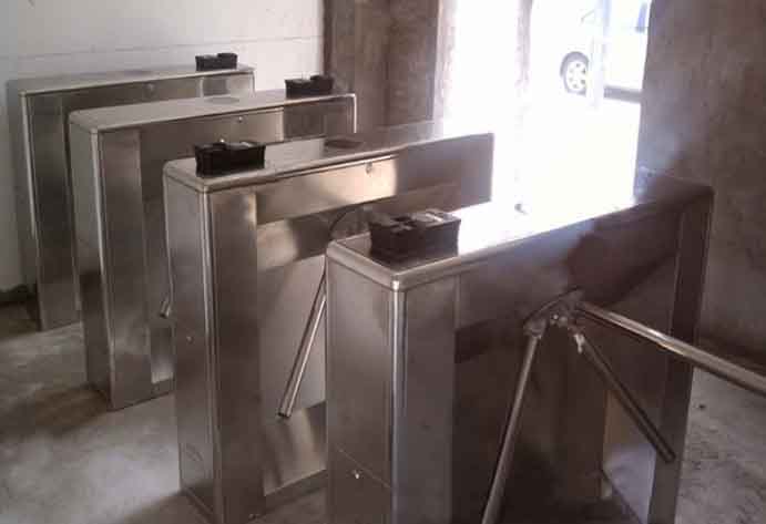 指纹三辊闸，刷卡进入三辊闸，三辊闸门禁