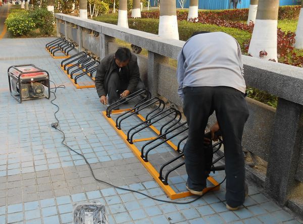 深圳高档小区、工厂区专用自行车停车架