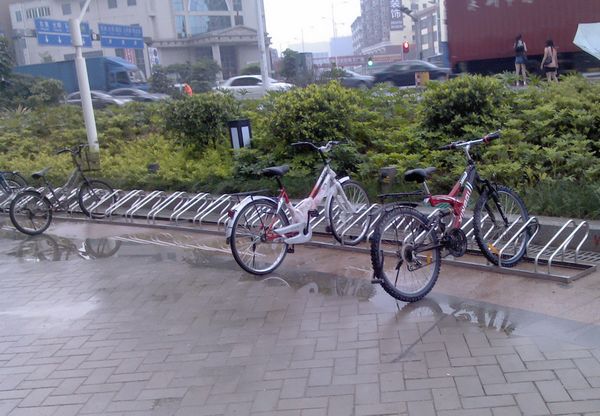 自行车的守护者--自行车停车架