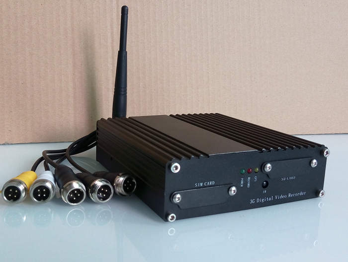 3G4G+GPS车载SD卡录像机四路