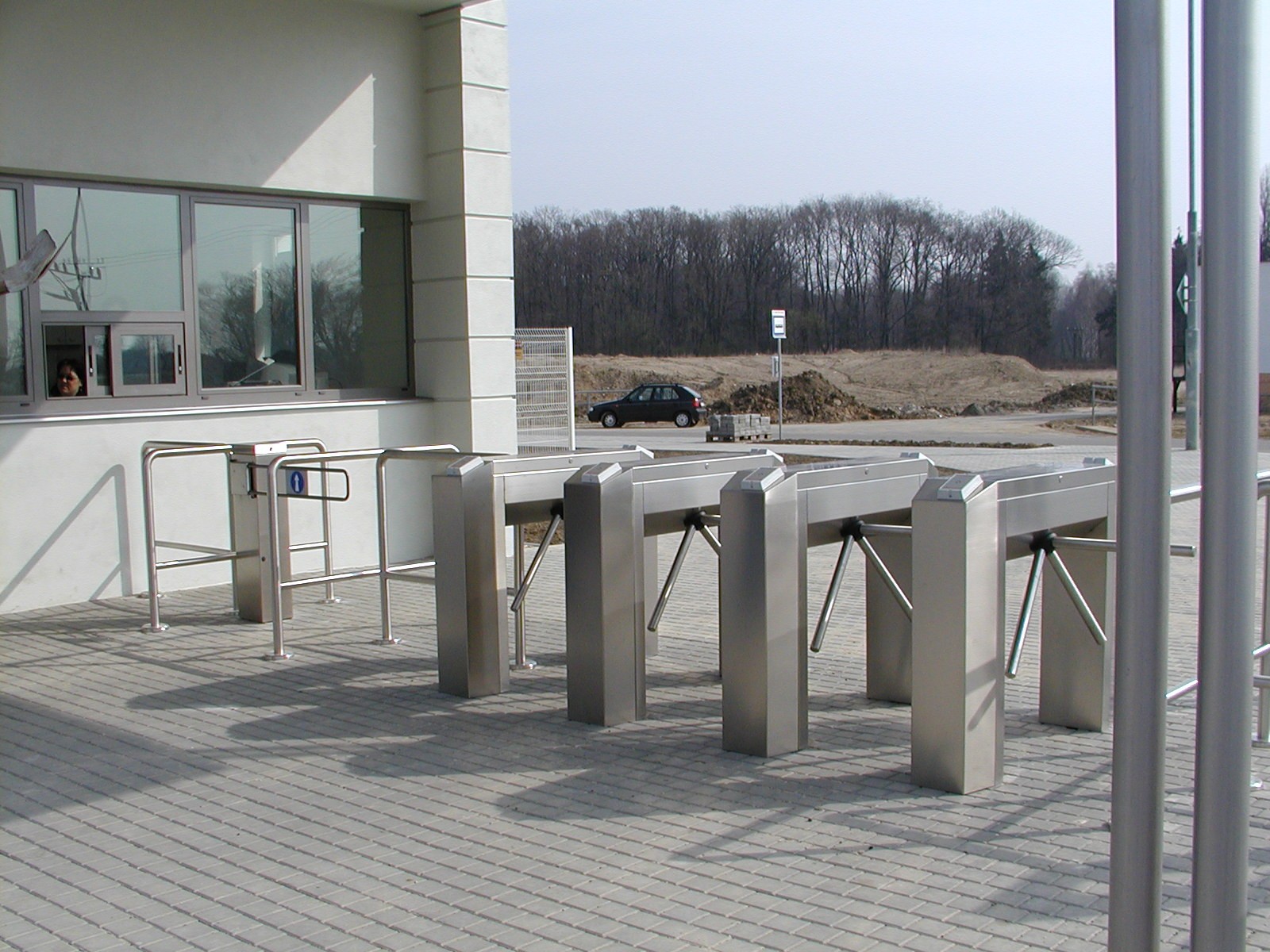 专业制作智能通道闸，一卡通门禁系统安装便捷