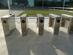 销售经久耐用立式三辊闸，圆弧三辊闸先购先得