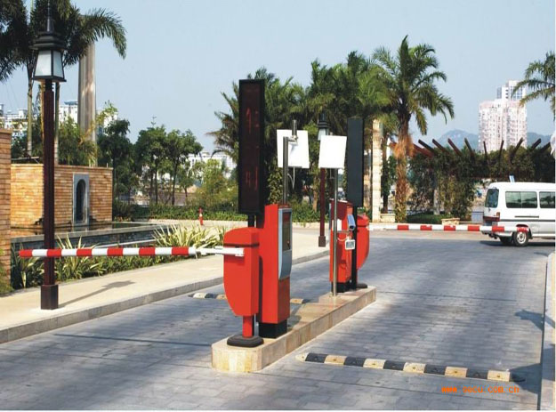 完美无瑕车牌识别系统，车牌识别设备专业制造