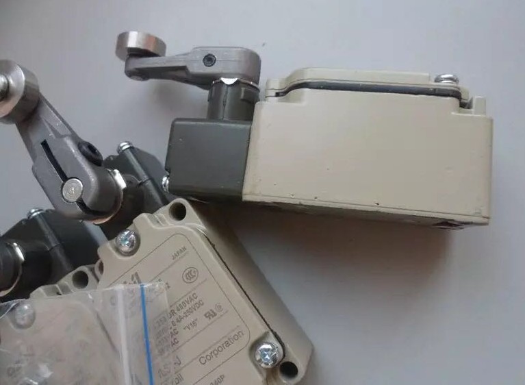 AZBIL限位开关2LS-J6E