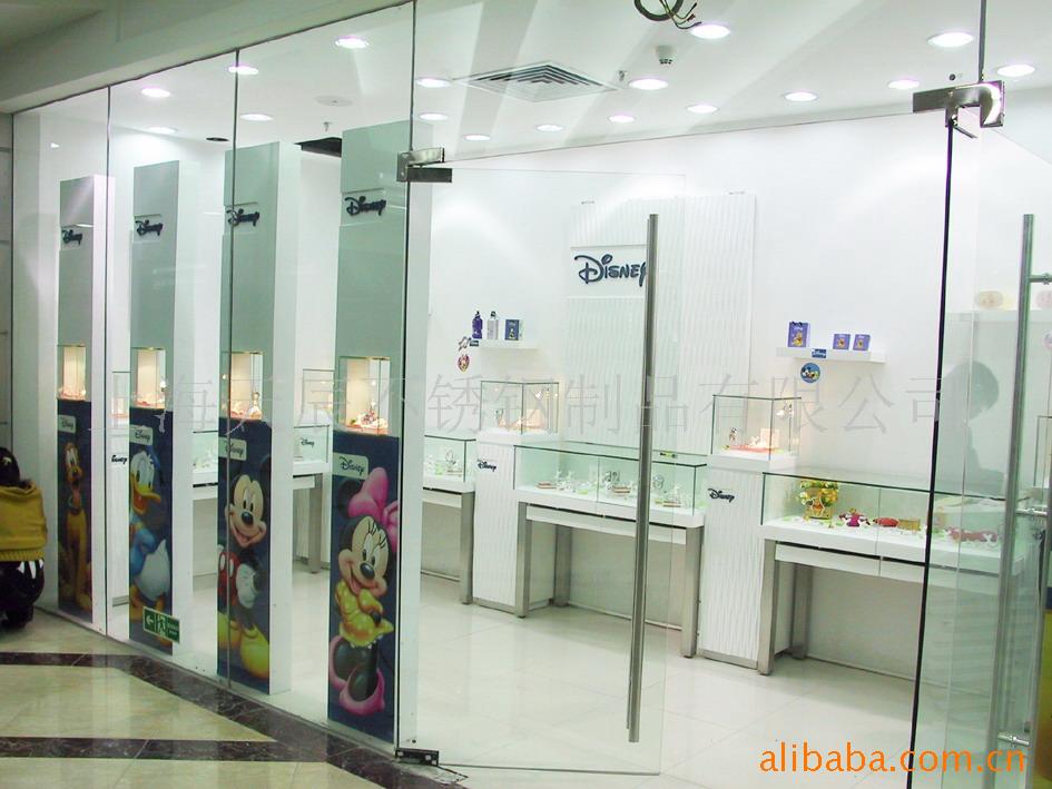 郎家园专业安装电动卷帘门，防火门，钢化玻璃隔断门，