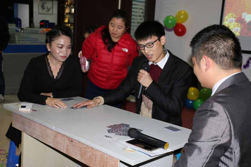 创新通联欢总结魔术表演