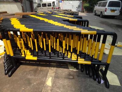 深圳防撞铁马市场价 龙岗护栏栏杆厂