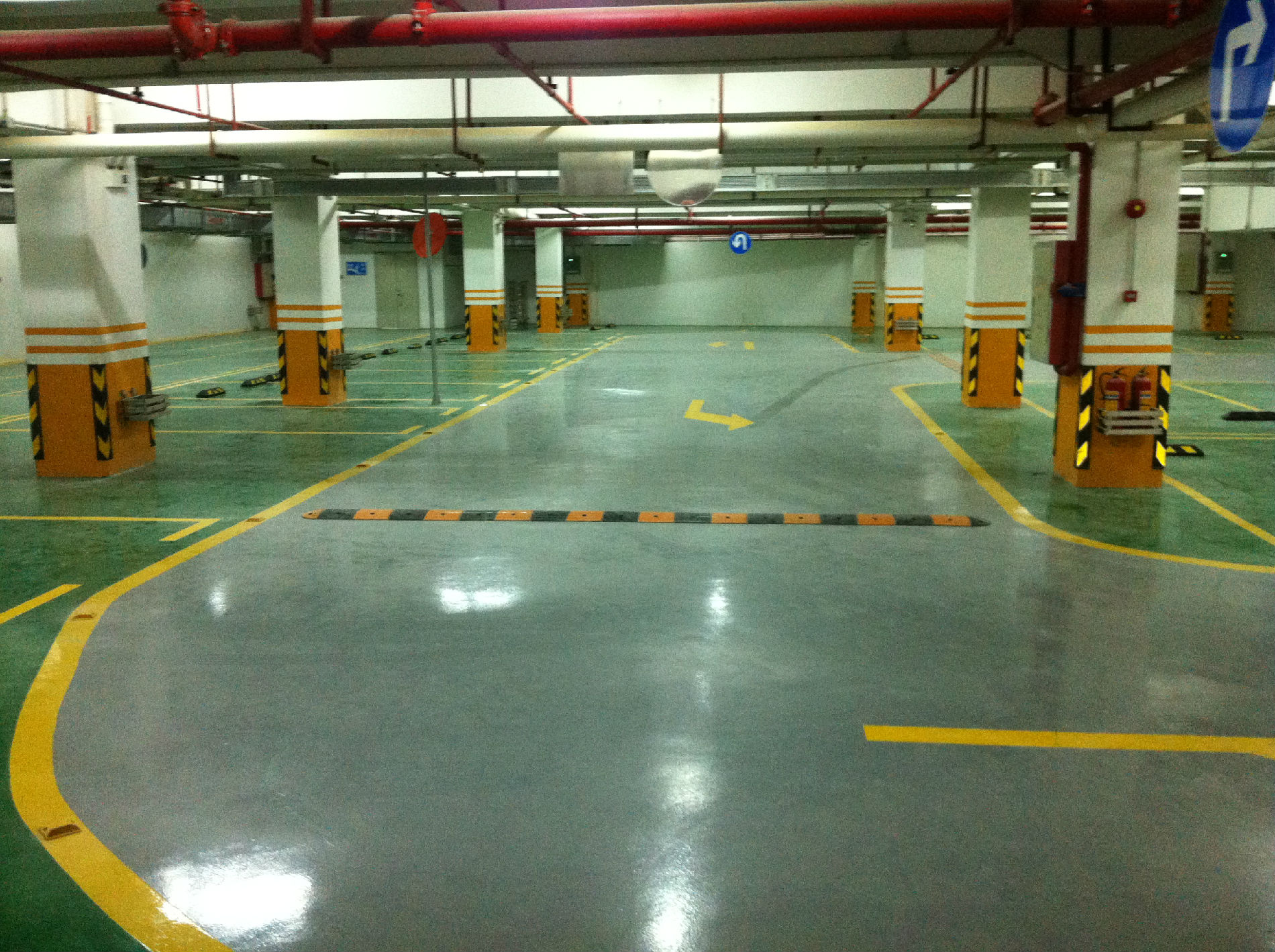 番禺南沙清远顺德停车位划线施工