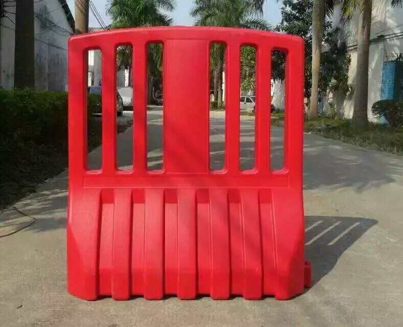 深圳水马厂家、道路围挡、防撞注水胶马、交通设施
