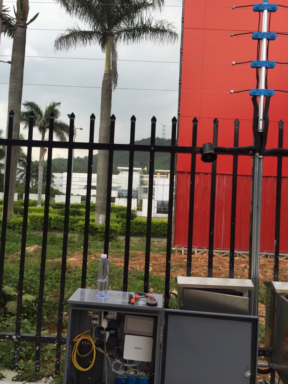 西安仓库脉冲电子围栏，瑞佳安专业指导安装