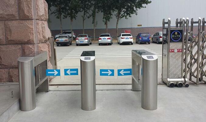 三棍闸、滚闸,转闸,三叉闸,三角闸