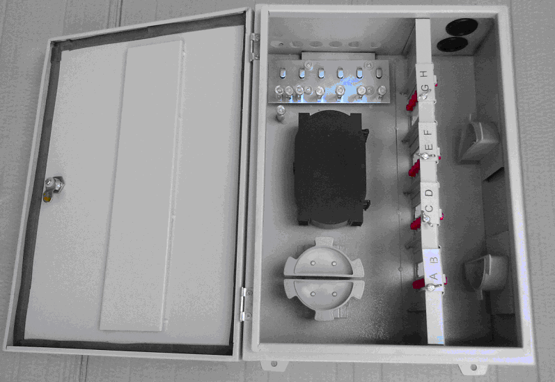 供应楼道分纤箱 FTTH光纤楼道箱 1分16 1分32光纤分楼道箱