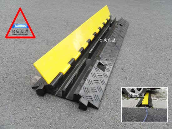   地面电缆过线板规格