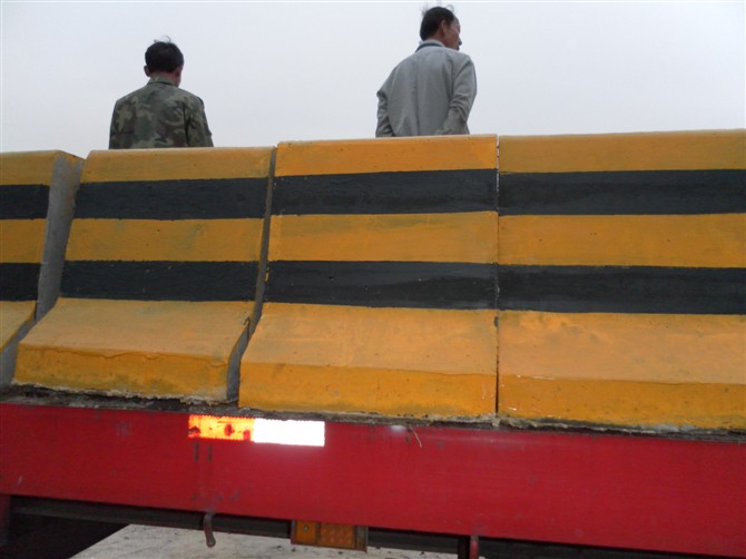 供应江门防撞水泥墩