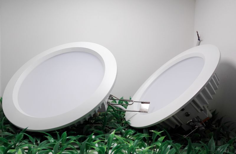 LED嵌入式灯具外壳 8寸压铸铝筒灯外壳