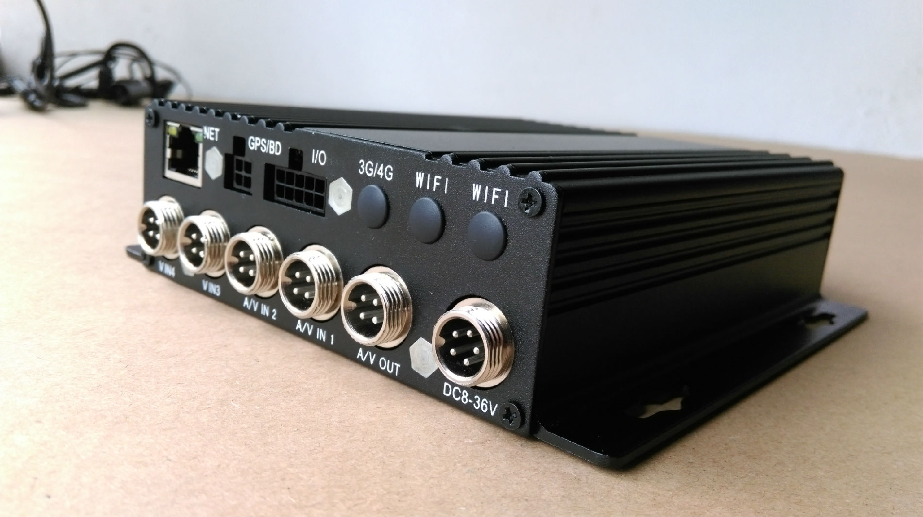 M12高清AHD720P车载SD卡录像机