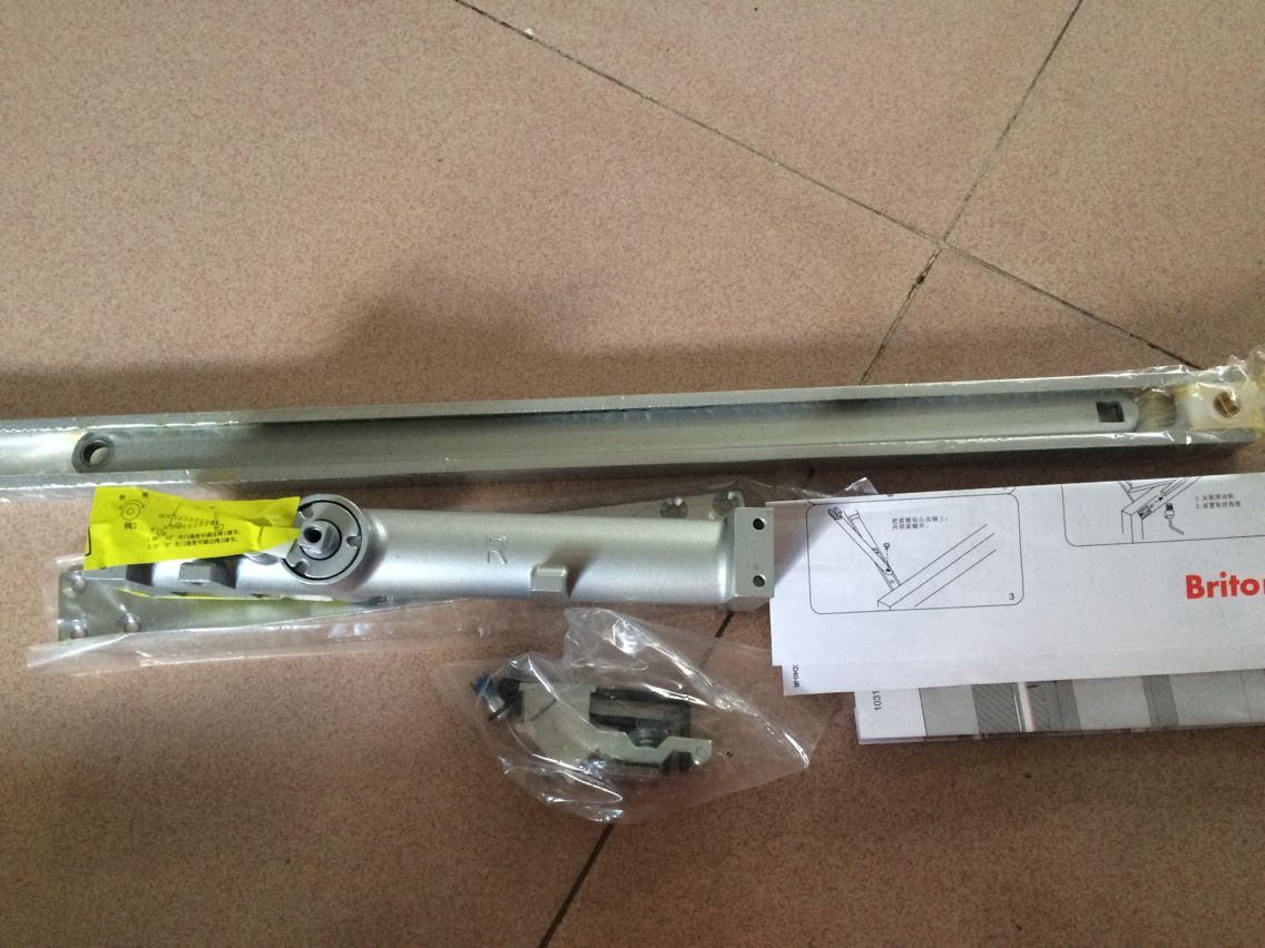 销售BRITON C2003H暗藏式闭门器