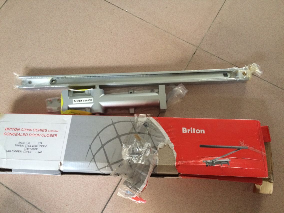 BRITON C2003H闭门器