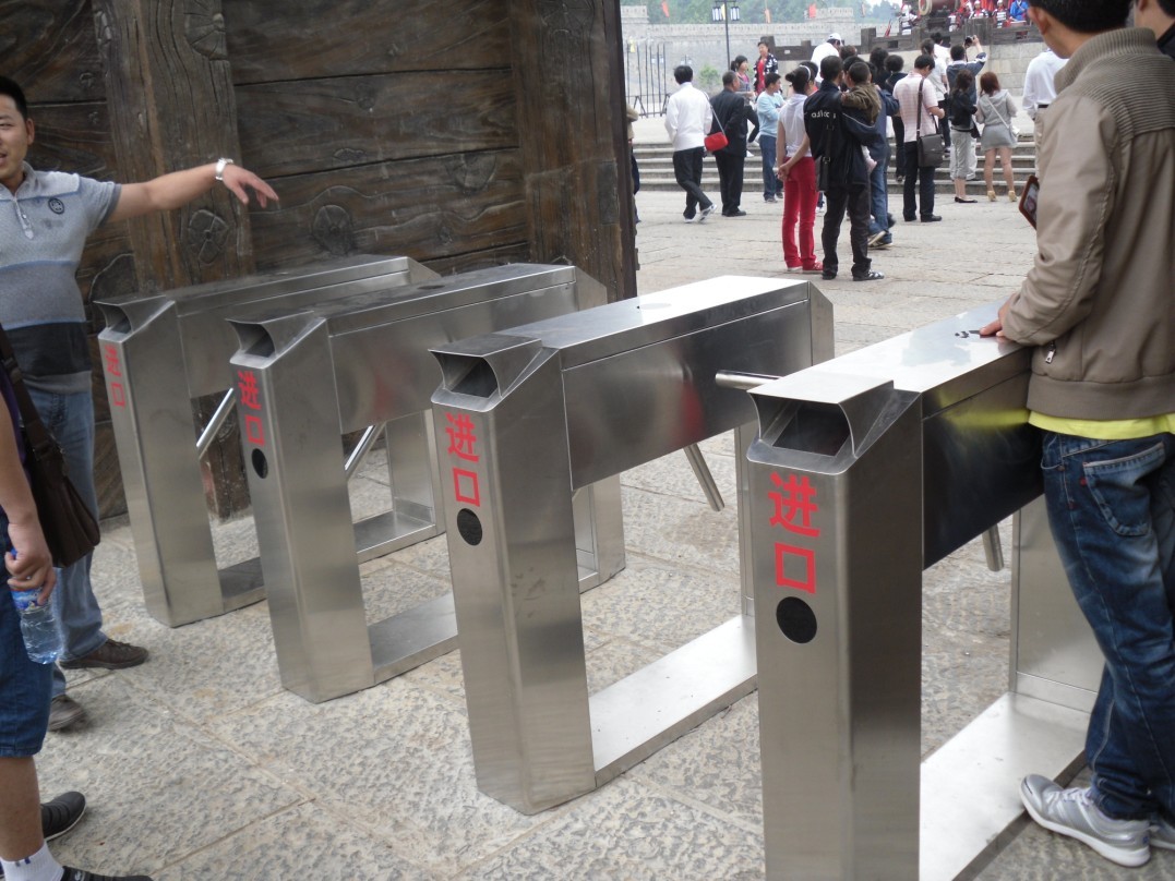 供应东沃智能通道闸 人行三辊闸 闸机价格