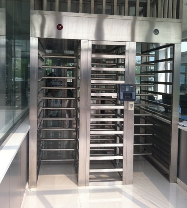 ZMM868A-2 双通道栅栏式十字全高转闸门