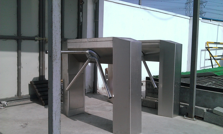 LED考勤机 通道闸机 人形通道闸机 出入口门禁机