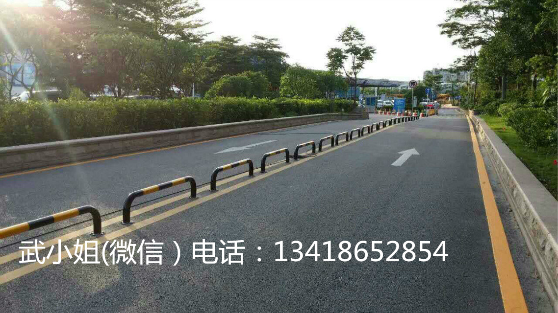 龙光U型护栏尺寸是多少 珠光U型防撞栏厂家 平山道路U型隔离护栏