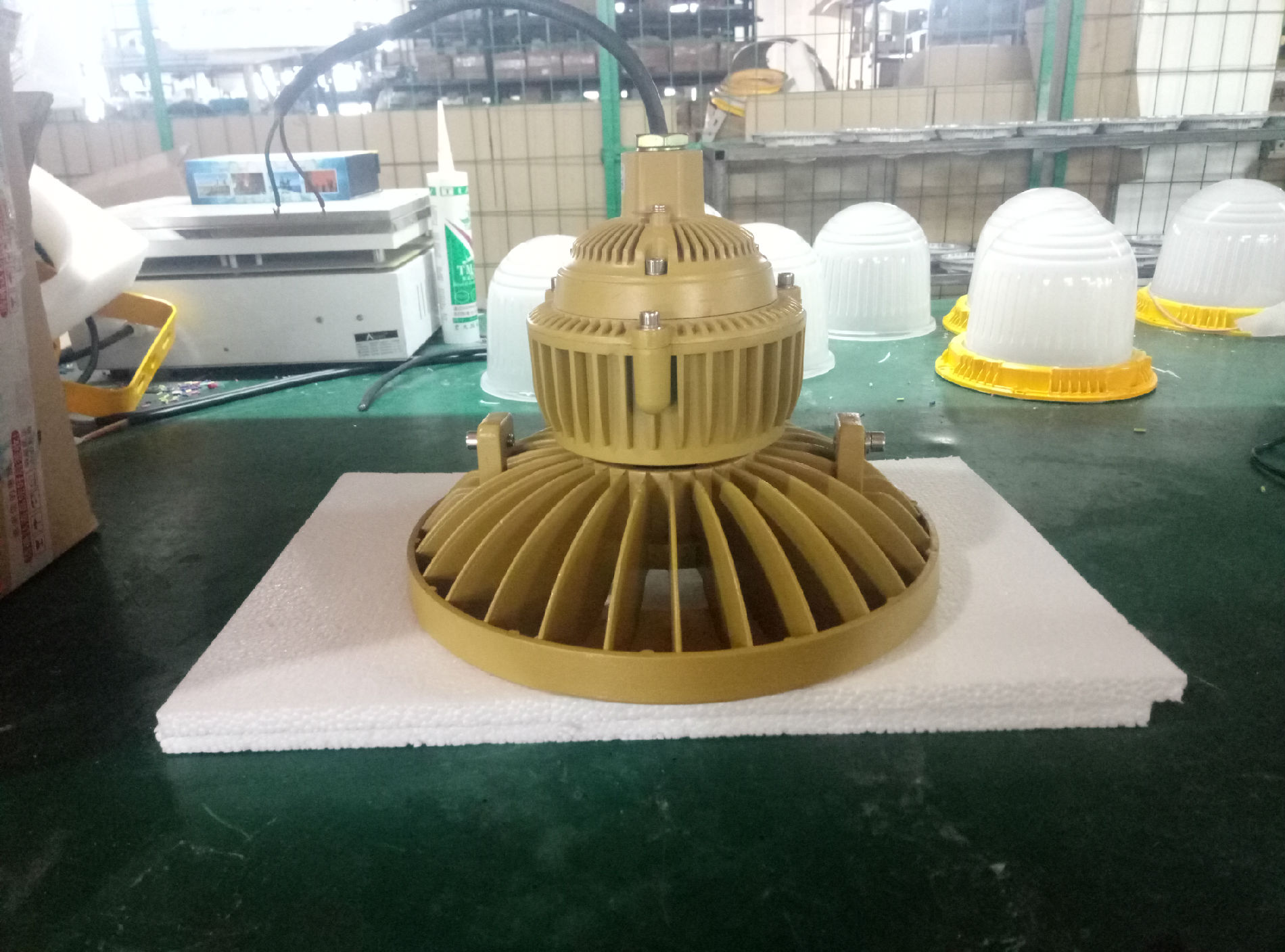 LED防爆泛光灯60W石油石化防爆平台灯BFC8180B