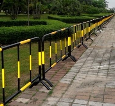 为什么铁马护栏越做越好 铁马护栏销量持续高长