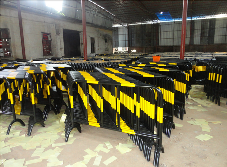 施工护栏价格  施工围挡厂家直销 防撞护栏规格 护栏铁马规格