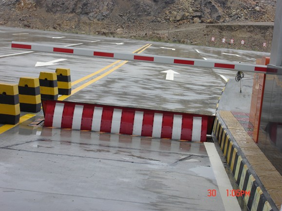 品牌路障机  反恐路障机 自动路障机