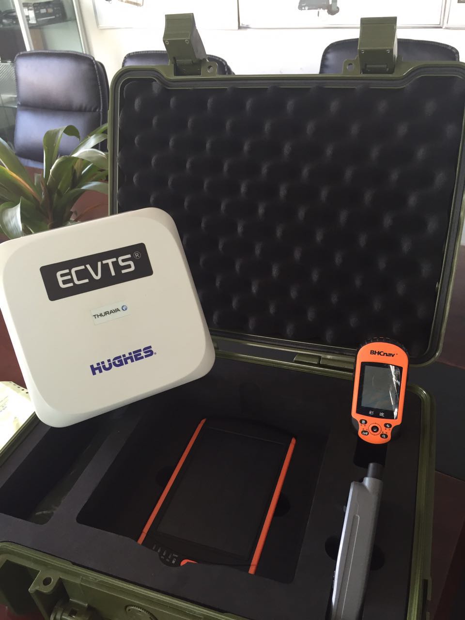 应急卫星通讯箱-语音上网视频定位导航