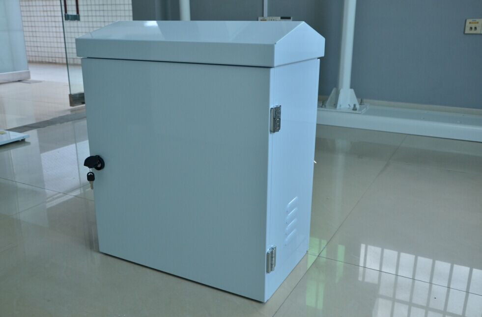 高速公路户外防水抱杆监控箱