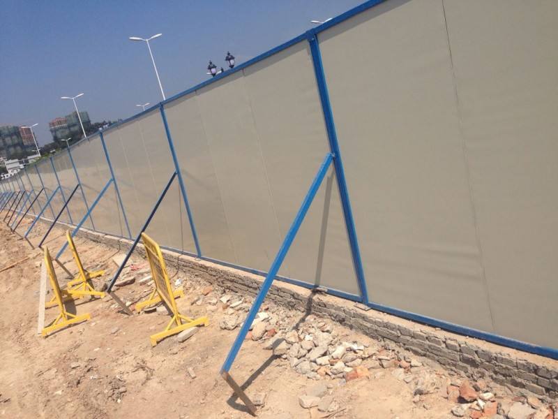 施工用的彩钢围挡价格一般是多少 深圳路易通交通