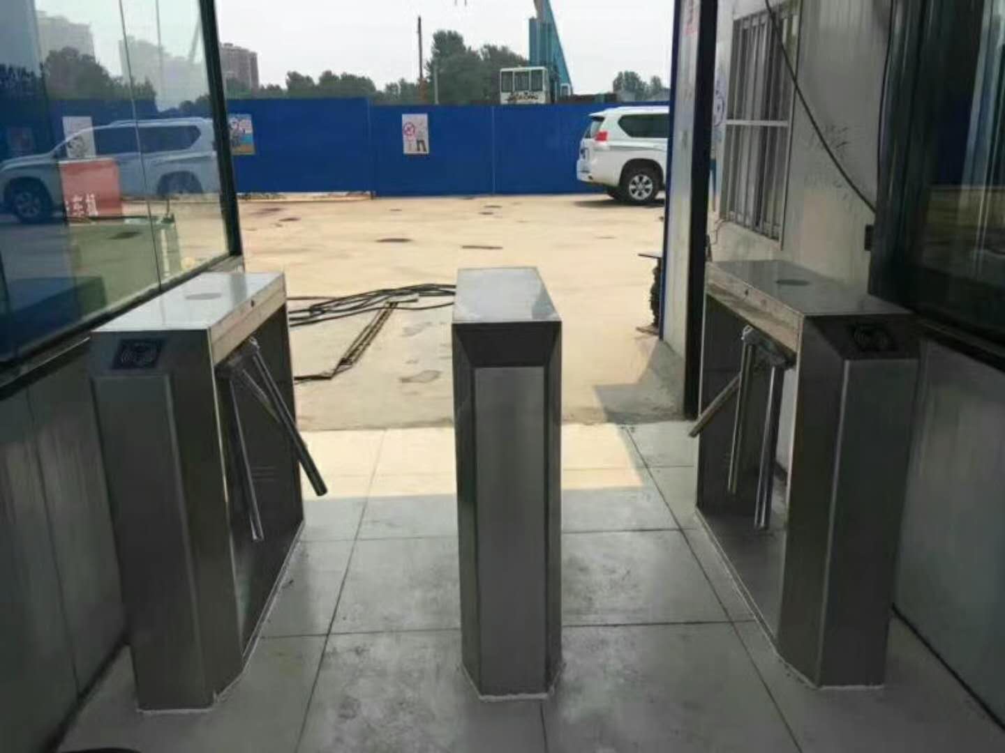 桂林三辊闸批发 阳溯景区三辊闸报价 北海小区翼闸安装 梧州工地翼闸