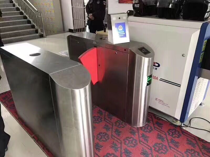 新疆龙华新锐翼闸现货供应