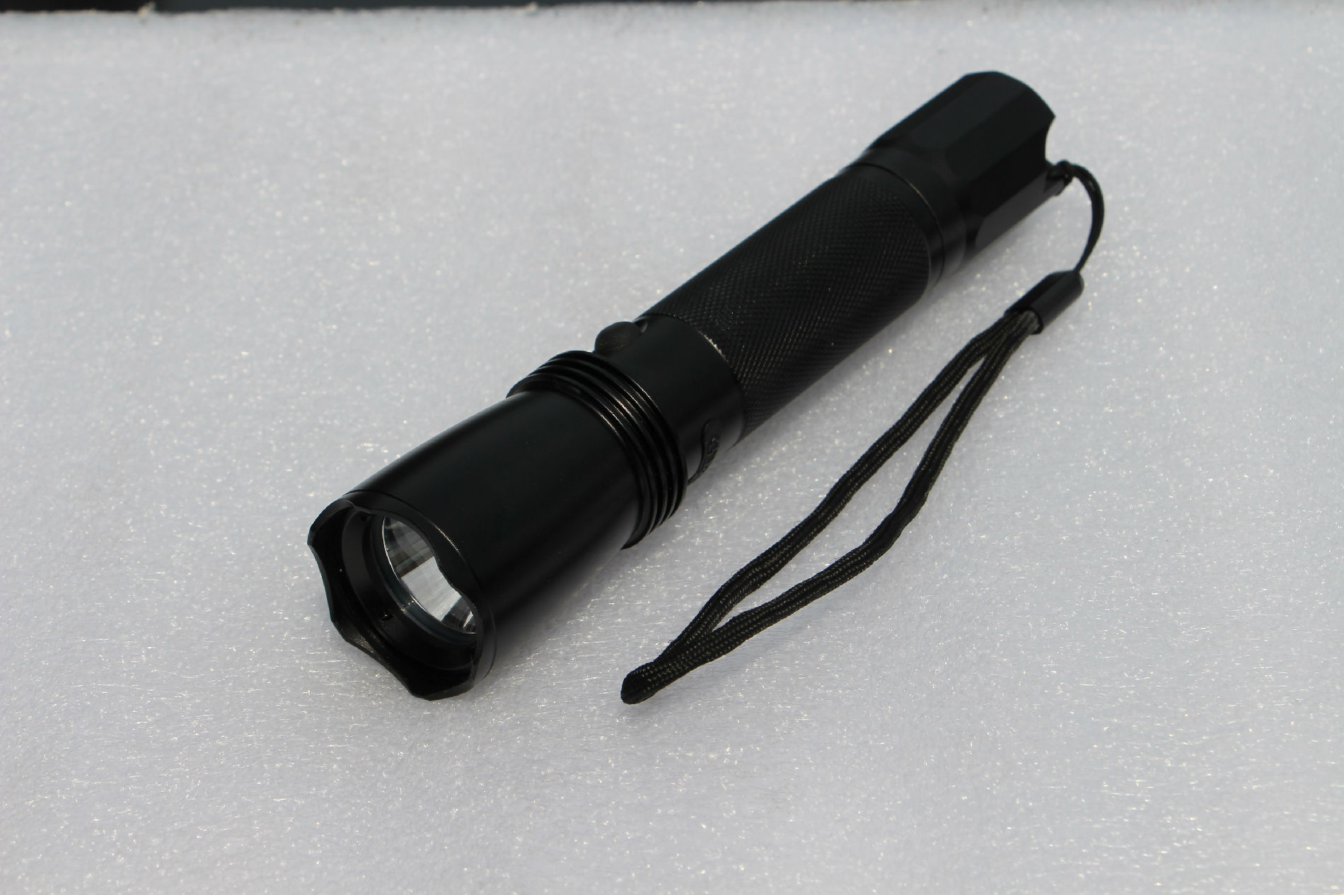 多功能强光巡检电筒