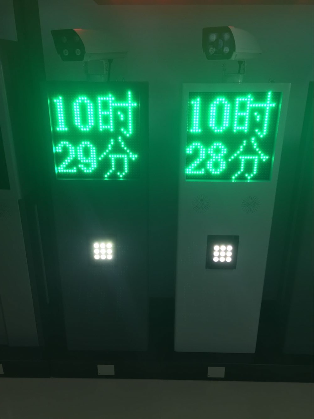 供应日鸿车牌识别停车场系统