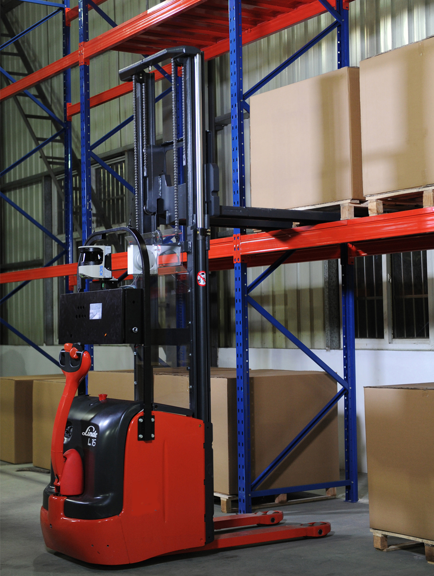 激光导航叉车_AGV叉车_自动搬运叉车