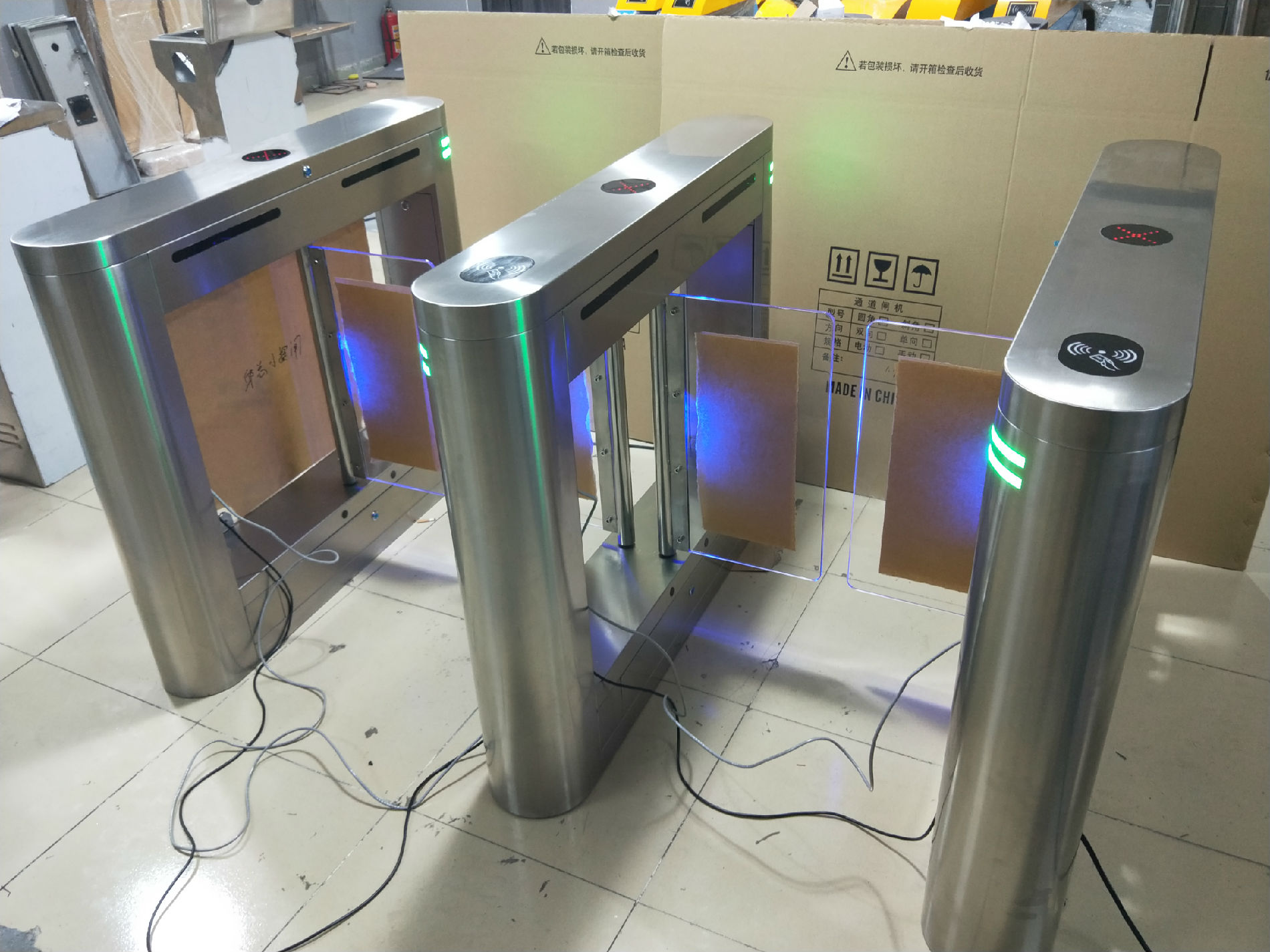 厂家直销豪华灵动摆闸