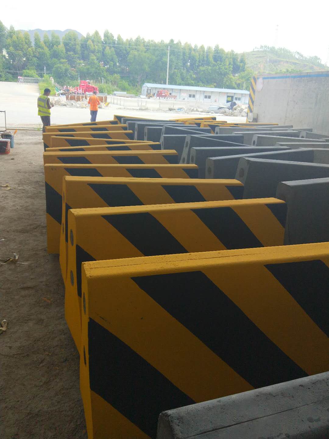 惠州水泥墩制作与安装  惠州路引科技