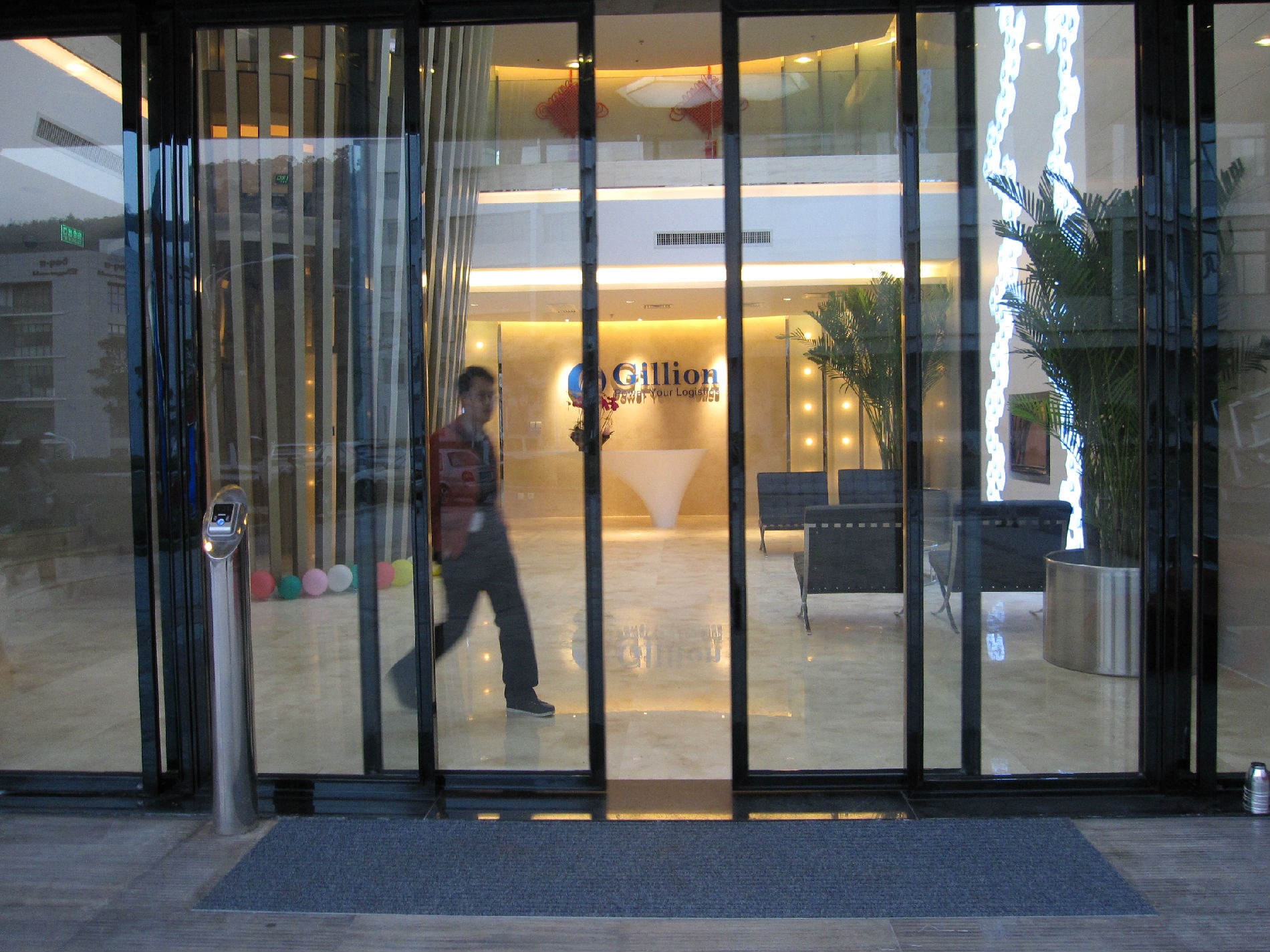 远距离门禁考勤管理系统，远距离自动人员识别，免掏卡，不掏卡