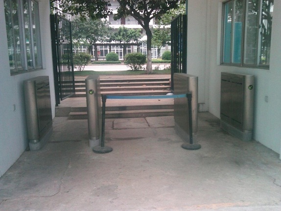 防尾随无障碍快速通道系统