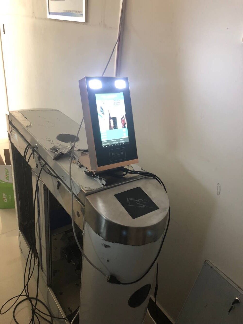 神盾SDR-2人证核验一体机，活体检测人脸识别机，人证一体机