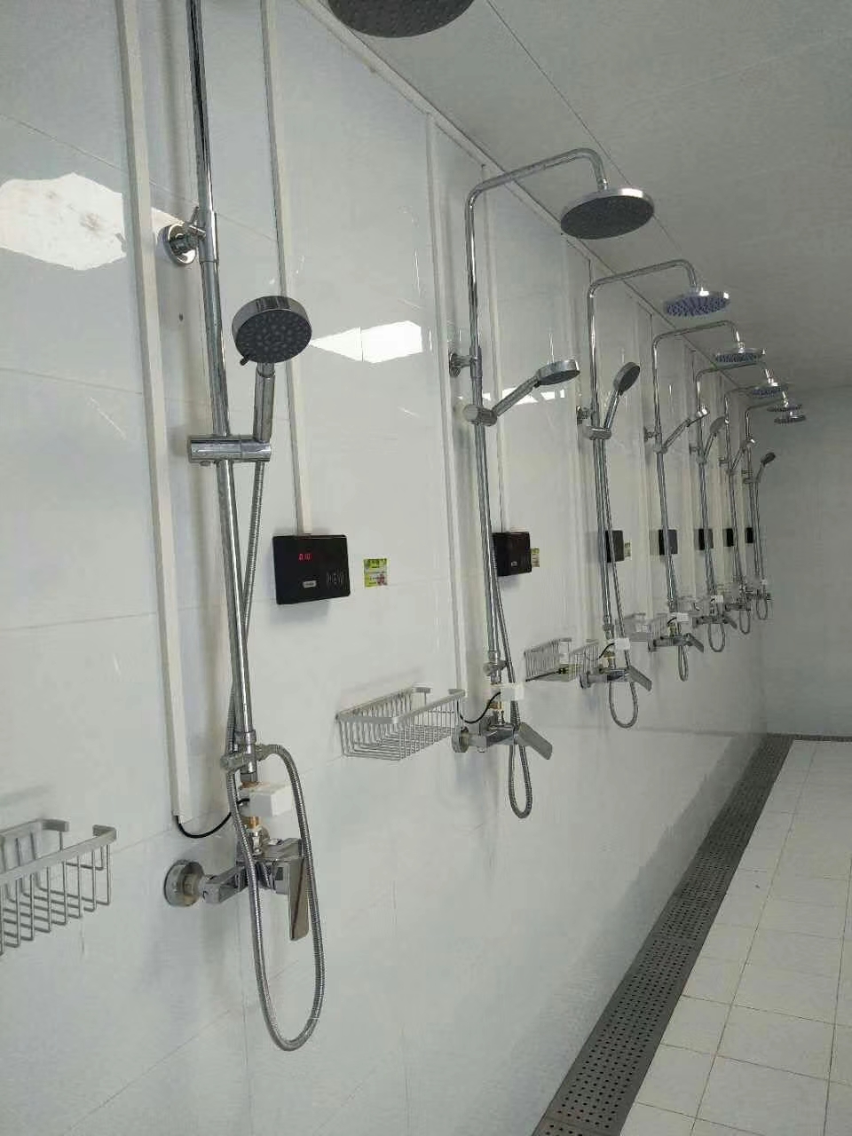 健身房冲凉刷卡水控机，洗澡刷卡器