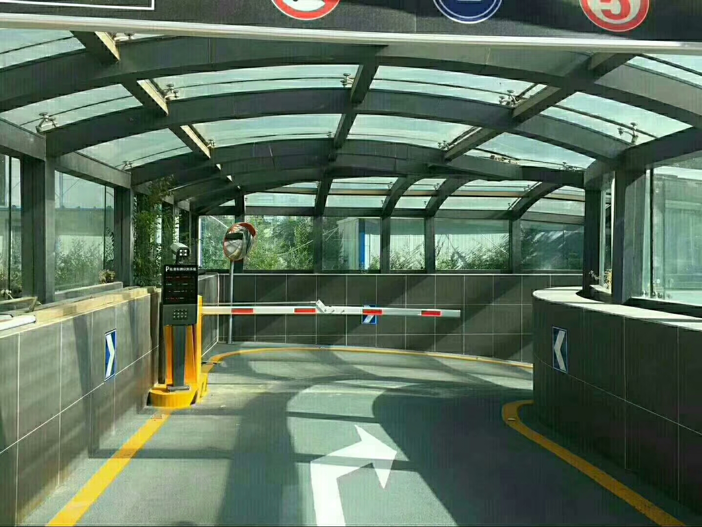 海南|海口|三亚|小车通道收费闸|车牌识别系统|停车场升降系统厂家