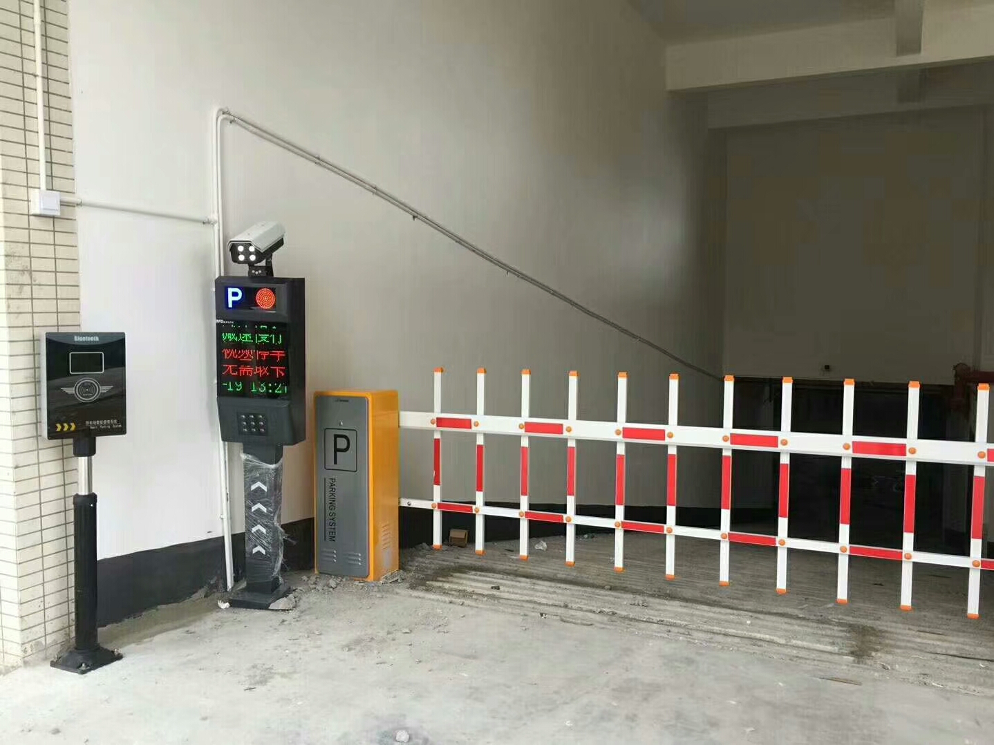 海南|海口|三亚|车牌识别摄像机|车牌识别一体机道闸|停车场收费道闸