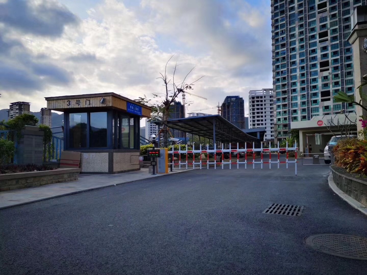 海南|海口|三亚|停车场电子收费系统|道闸设备|停车场系统厂家